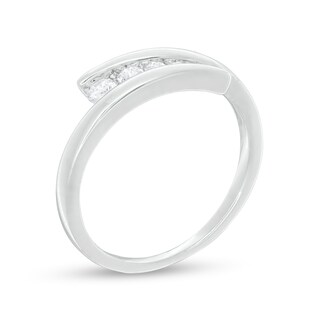 0.25 CT. T.W. Diamond Graduated Bypass Ring in 10K White Gold|Peoples Jewellers