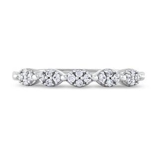 0.15 CT. T.W. Oval-Shaped Multi-Diamond Scallop Edge Stackable Band in 10K White Gold|Peoples Jewellers