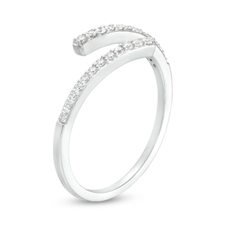 0.145 CT. T.W. Diamond Graduated Slant Bypass Anniversary Band in 10K Gold|Peoples Jewellers