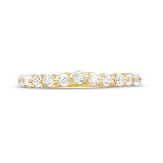 0.50 CT. T.W. Certified Lab-Created Diamond Scallop Edge Anniversary Band in 14K Gold|Peoples Jewellers