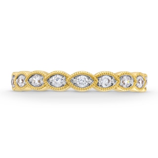 0.25 CT. T.W. Diamond Scallop Vintage-Style Stackable Anniversary Band in 10K Gold|Peoples Jewellers
