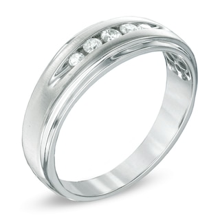 Previously Owned - Men's 0.16 CT. T.W. Diamond Wedding Band in 10K White Gold|Peoples Jewellers
