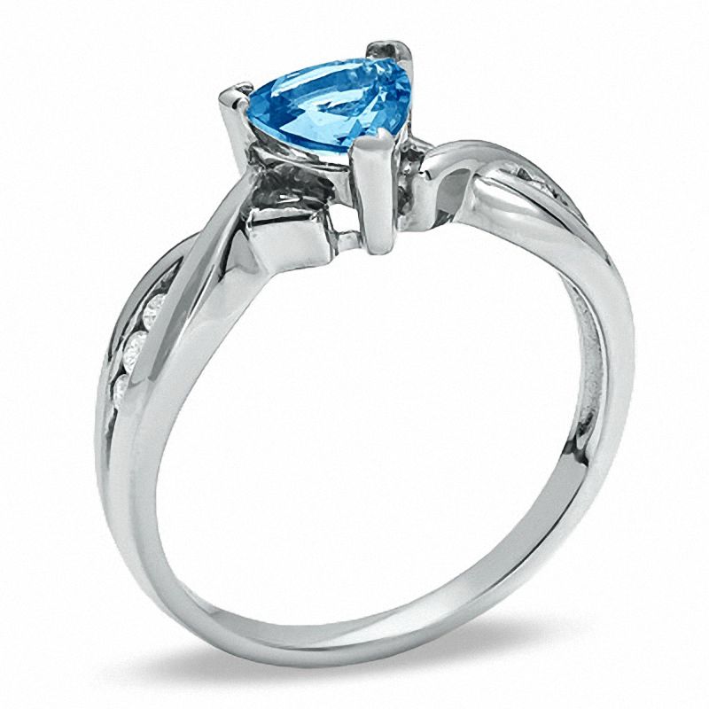 Aquamarine and Diamond Ring in 10K White Gold