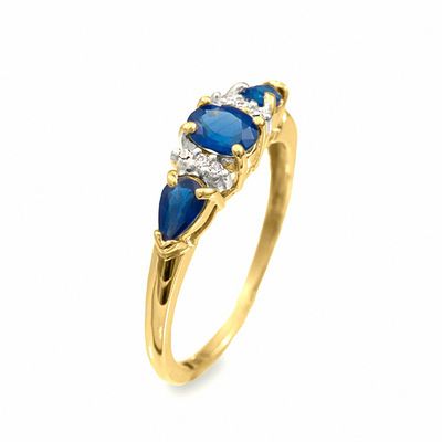 Oval Blue Sapphire Ring in 10K Gold with Diamond Accents