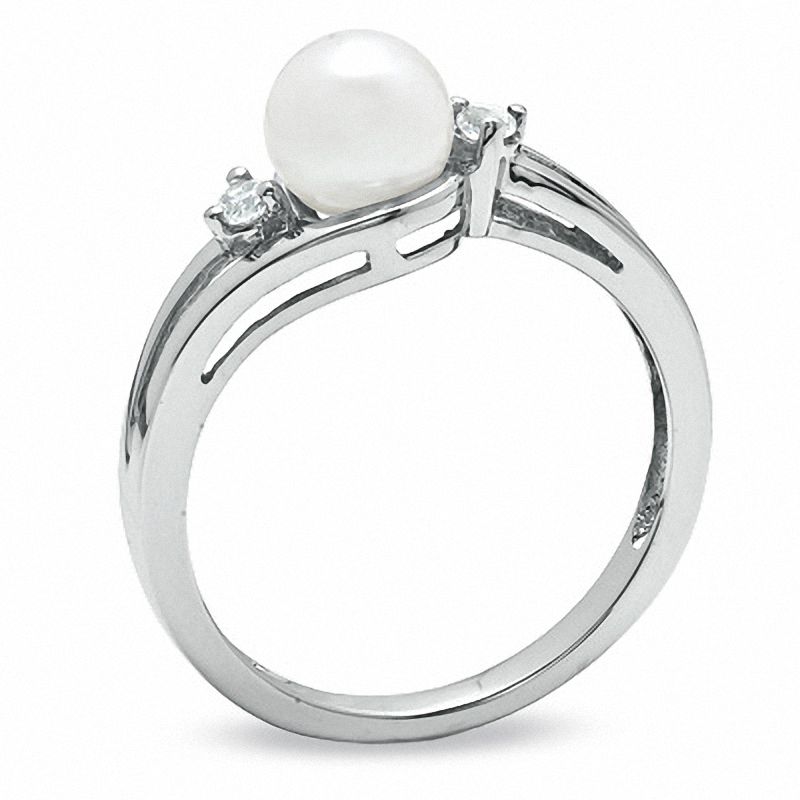 6.0mm Freshwater Cultured Pearl and White Sapphire Ring in 10K White Gold|Peoples Jewellers