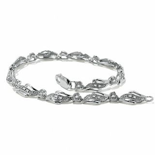 0.16 CT. T.W. Diamond Heart Bracelet in Sterling Silver