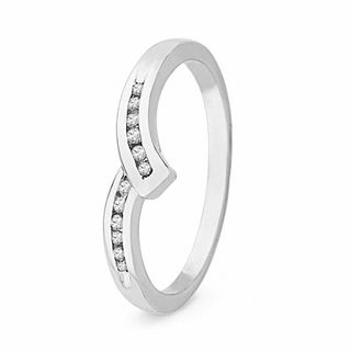 0.10 CT. T.W. Diamond Chevron Band in Sterling Silver