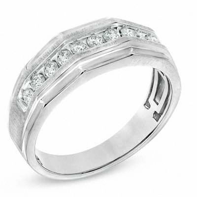 Men's CT. T.W. Diamond Ring in 10K Gold