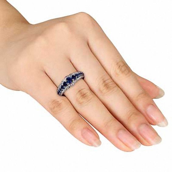 Graduated Blue Lab-Created Sapphire Scallop Ring in Sterling Silver