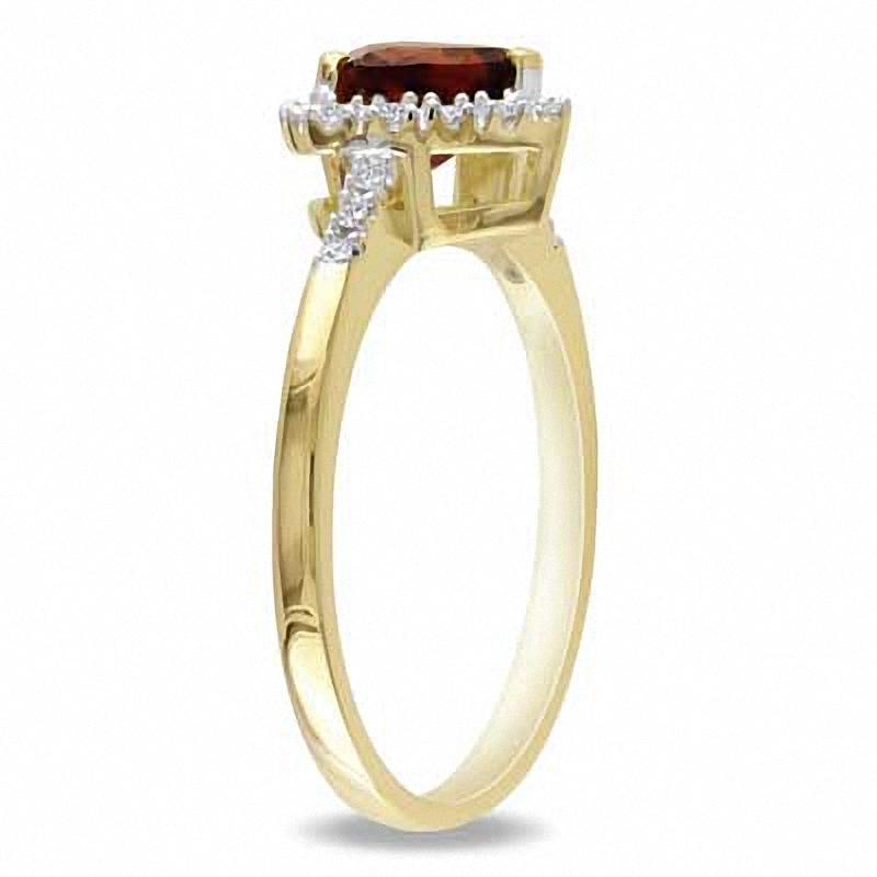 6.0mm Heart-Shaped Garnet and 0.08 CT. T.W. Diamond Frame Ring in 10K Gold|Peoples Jewellers