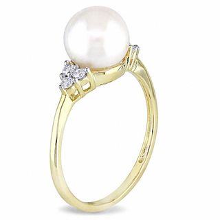 7.5-8.0mm Freshwater Cultured Pearl and 0.12 CT. T.W. Diamond Tri-Sides Ring in 10K Gold