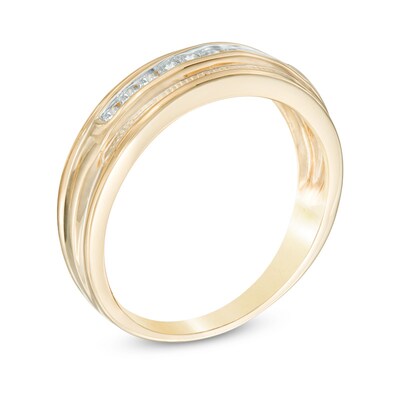 Men's 0.23 CT. T.W. Diamond Wedding Band in 10K Gold