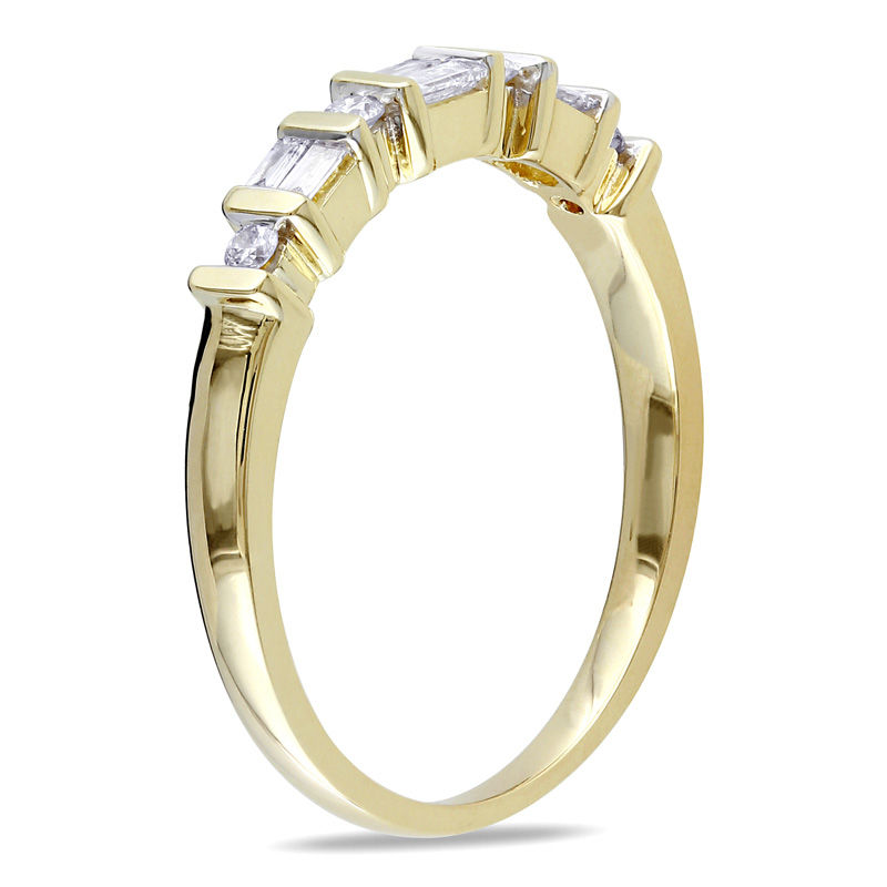 0.22 CT. T.W. Baguette and Round Diamond Alternating Anniversary Band in 10K Gold|Peoples Jewellers