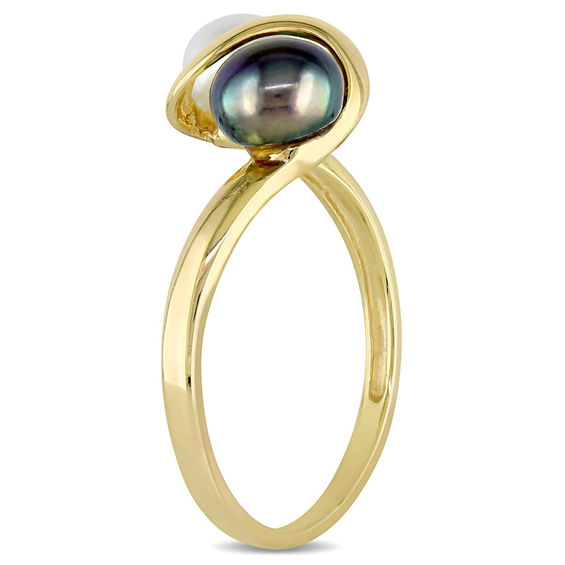 5.5-6.0mm Button White and Dyed Black Freshwater Cultured Pearl Bypass Ring in 10K Gold