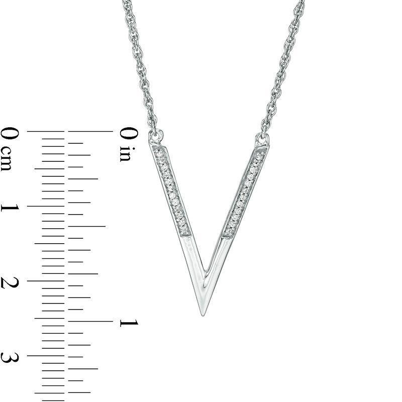 0.146 CT. T.W. Enhanced Black and White Diamond Reversible Deep "V" Necklace in Sterling Silver - 17.06"|Peoples Jewellers