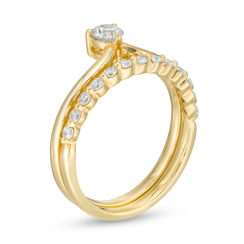 0.50 CT. T.W. Diamond Chevron Bridal Set in 14K Gold