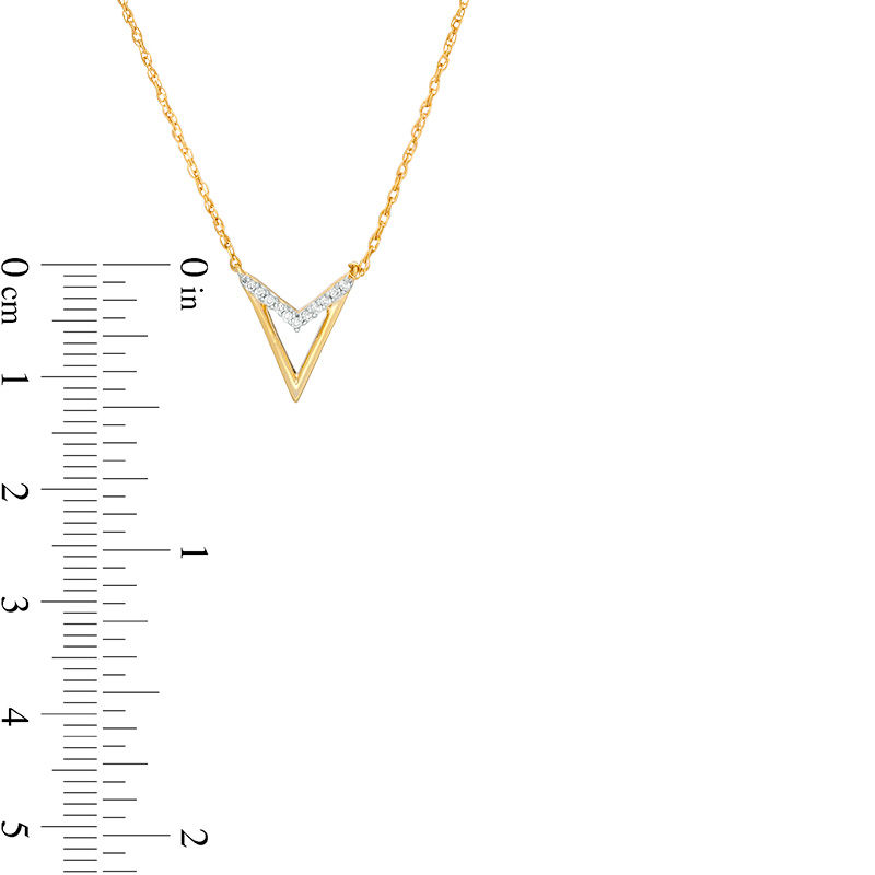 0.04 CT. T.W. Diamond "V" Chevron Necklace in 10K Gold - 17.5"|Peoples Jewellers
