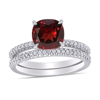 8.0mm Cushion-Cut Garnet and 0.23 CT. T.W. Diamond Bridal Set in 14K White Gold