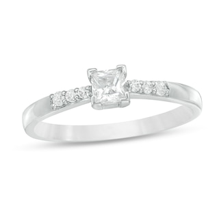 0.29 CT. T.W. Princess-Cut Diamond Engagement Ring in 10K Gold