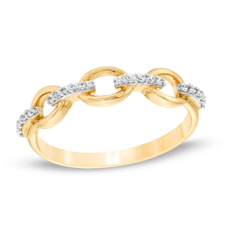 0.086 CT. T.W. Diamond Oval Link Band in 10K Gold