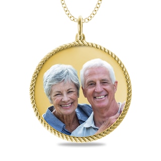 Engravable Photo Rope Frame Circle Pendant in 10K White, Yellow or Rose Gold (1 Image and 3 Lines)