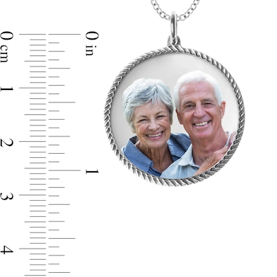 Engravable Photo Rope Frame Circle Pendant in 10K White, Yellow or Rose Gold (1 Image and 3 Lines)