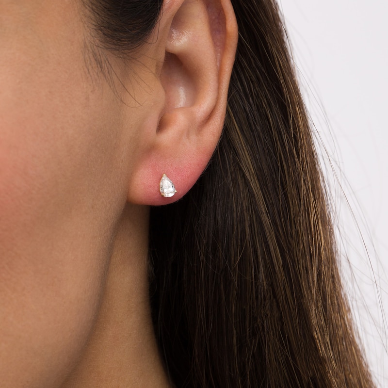 Pear-Shaped Cubic Zirconia Stud Earrings in 14K Gold