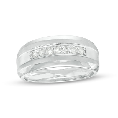 Men's 0.29 CT. T.W. Diamond Seven Stone Wedding Band in 10K Gold