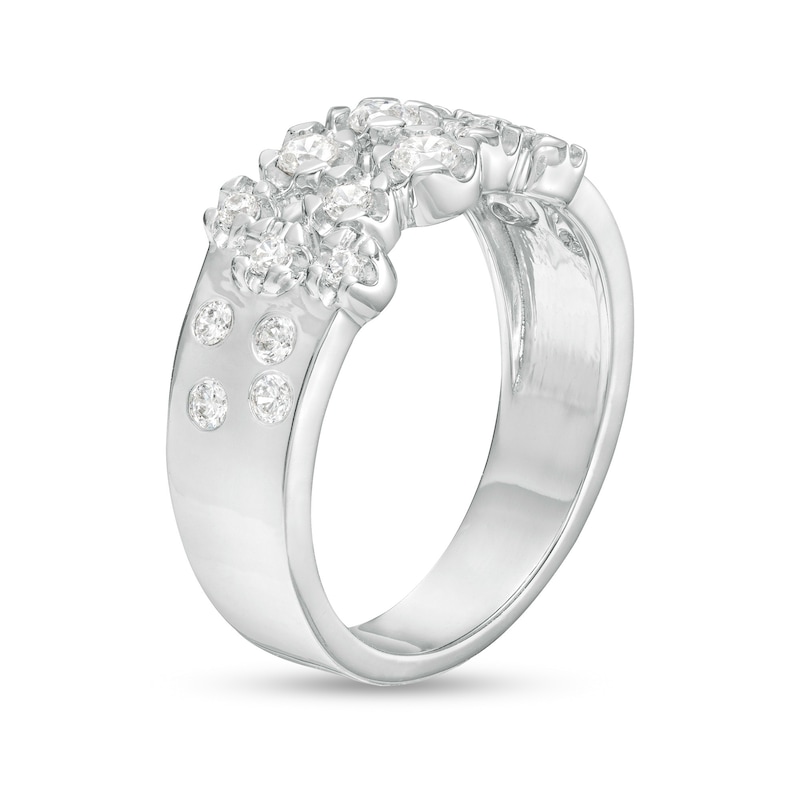 0.45 CT. T.W. Diamond Scatter Anniversary Band in 10K Gold|Peoples Jewellers