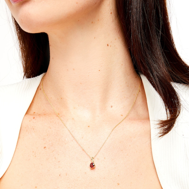 6.0mm Garnet Solitaire Curved Drop Pendant in 10K Gold|Peoples Jewellers