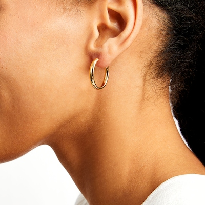 Oval Hoop Earrings in Hollow 18K Gold