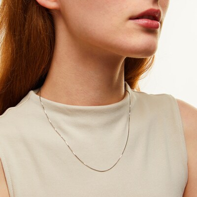 0.7mm Diamond-Cut Box Chain Necklace in Solid 18K Gold