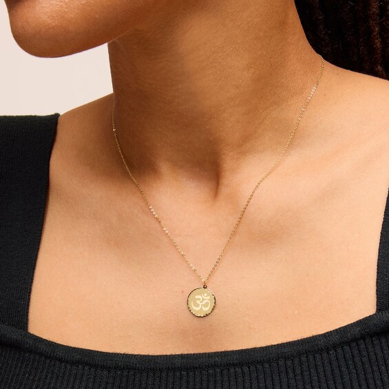 Diamond-Cut Om Symbol Medallion Pendant in Solid 18K Gold