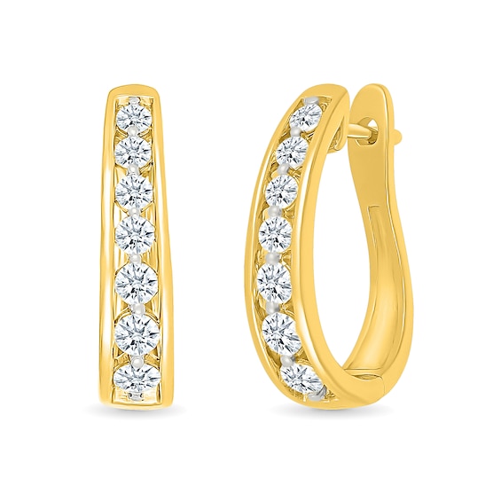 0.95 CT. T.W. Diamond Graduated Oval Hoop Earrings in 10K Gold