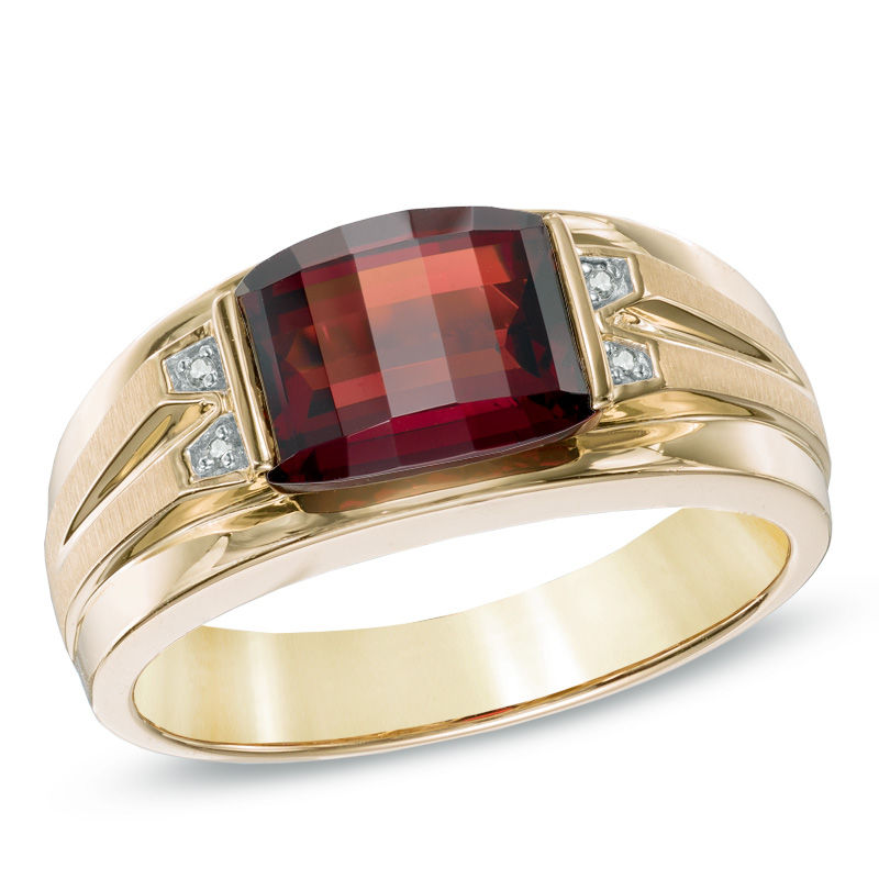 Previously Owned - Men's Barrel-Shaped Garnet and Diamond Accent in 10K Gold|Peoples Jewellers