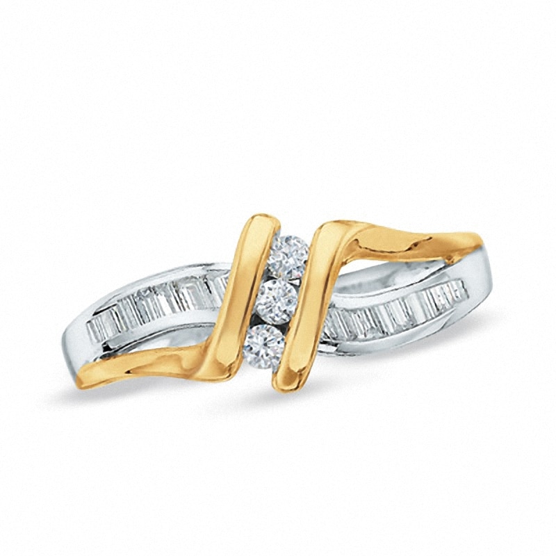 Previously Owned - 0.25 CT. T.W. Diamond Three Stone Crossover Ring in 10K Two-Tone Gold|Peoples Jewellers